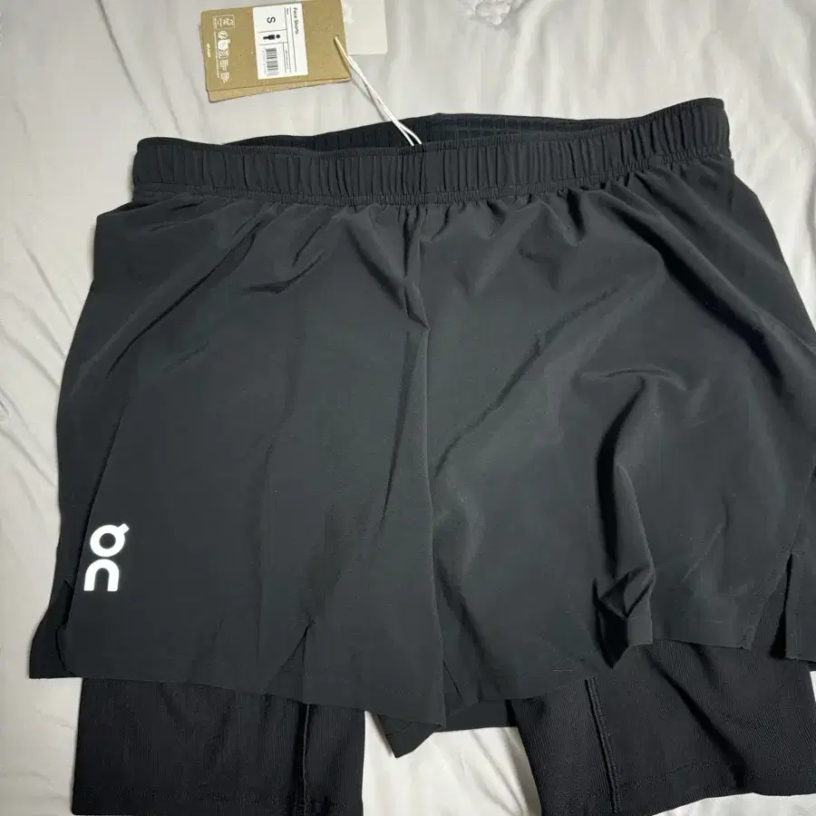 온러닝 반바지 (pace shorts)