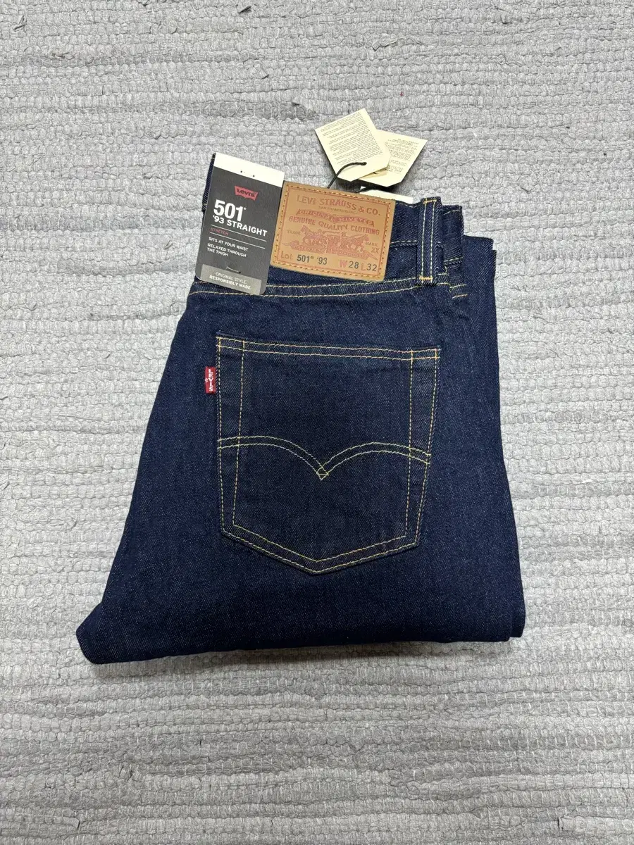 (28)501 93 Straight Fit Indigo Denim Pants