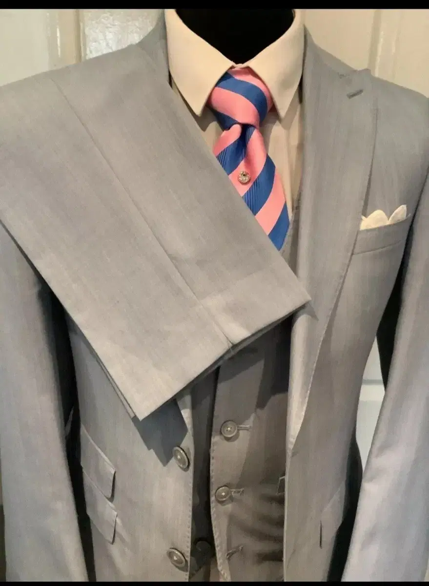 British French Connection 43% wool three-piece light-blue suit