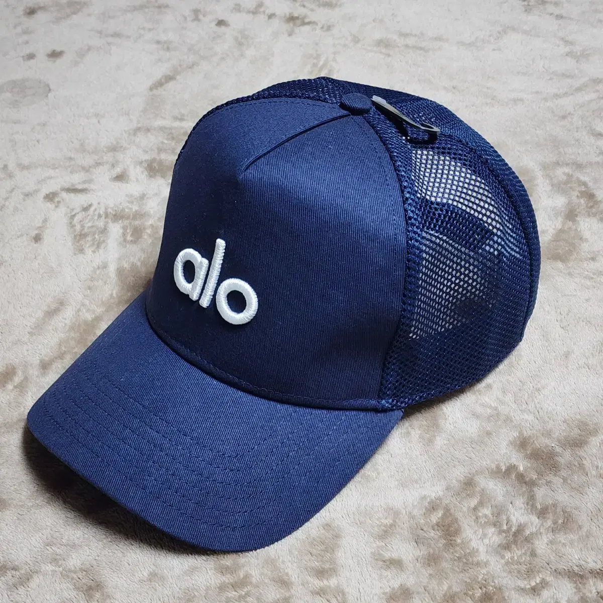 alo, District Trucker Hat