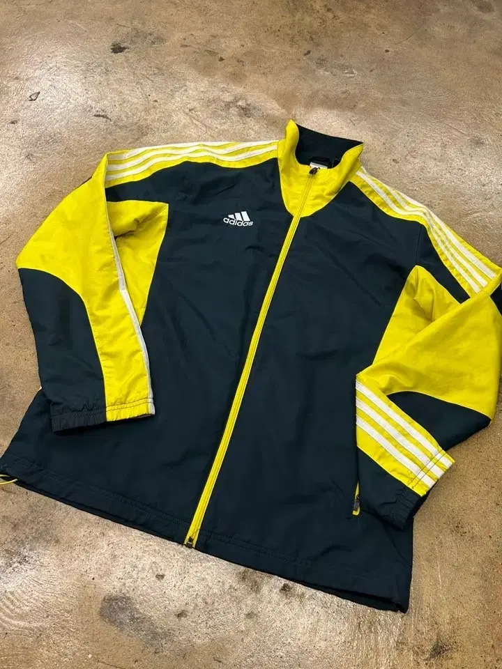 (정품/95) adidas samsun teamwoven windbreaker black yel