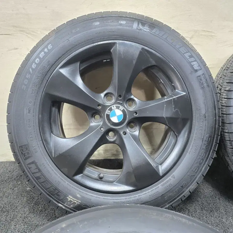 BMW F30 320D 16인치휠타이어투란자 T005A 205 60 1