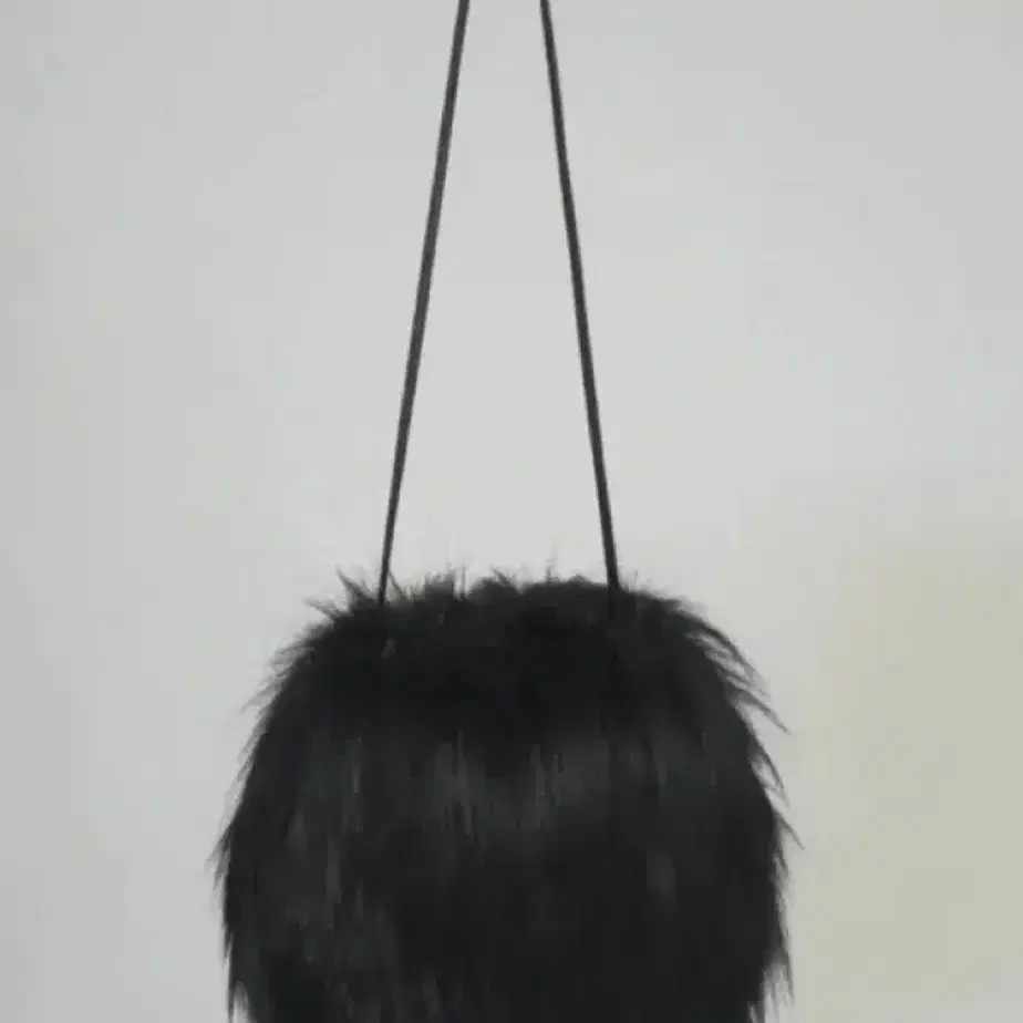 Kanari mini fur bag black 카나리 미니 퍼 백 블랙