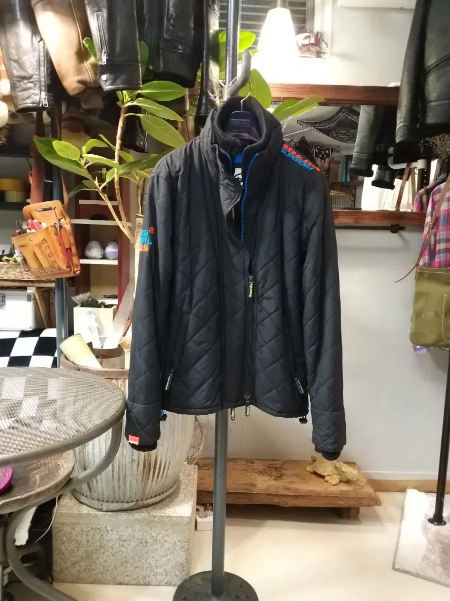 Superdry Quilted Jacket . M