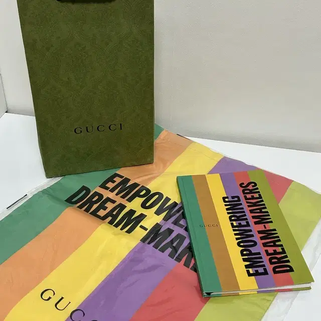 [새상품] 구찌 GUCCI 에코백, 노트, 쇼핑백 세트