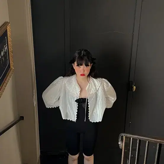 프레클 scallop punching blouse 스칼랍 펀칭 블라우스