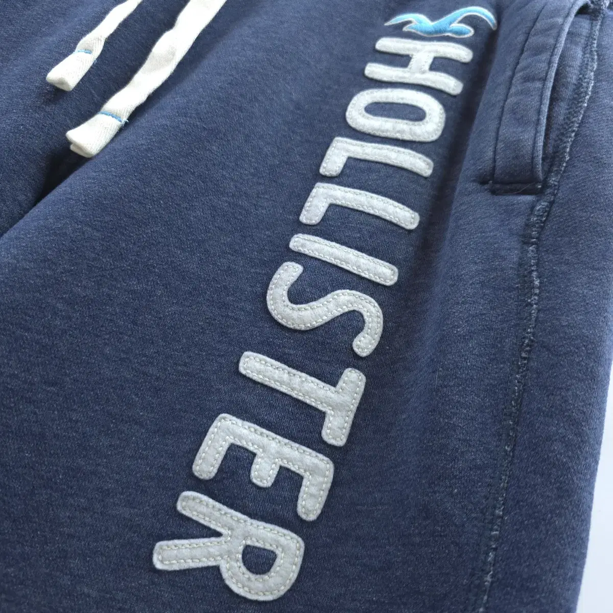 HOLLISTER 홀리스터 로고자수 빈티지 스웨트 플리스 반바지 C188