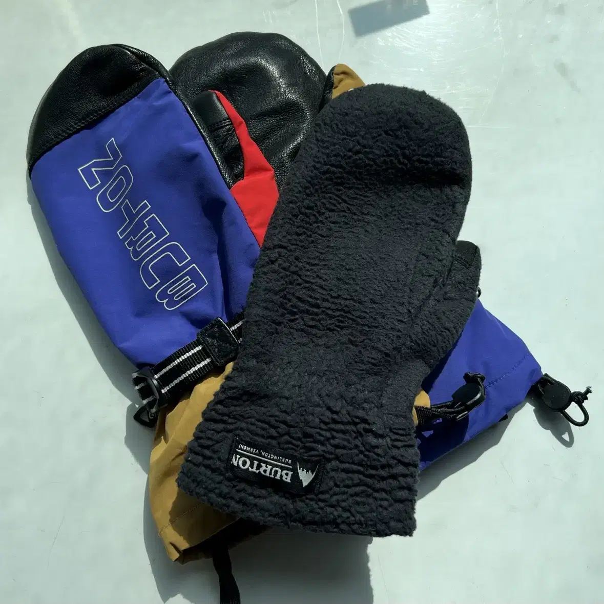 버튼 장갑 BURTON Hi-Five Mitt m