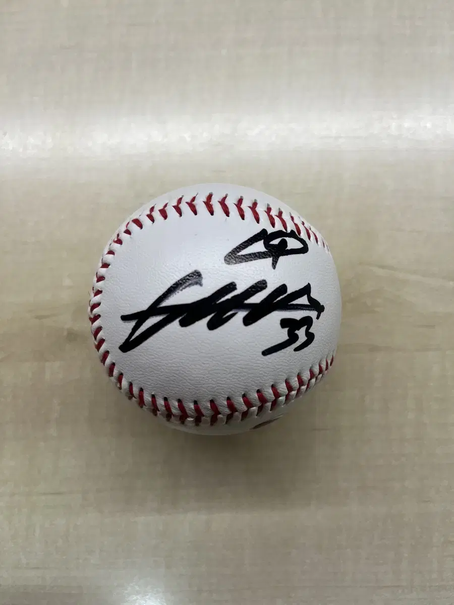 LG Twins Park Yong-taek signed ball