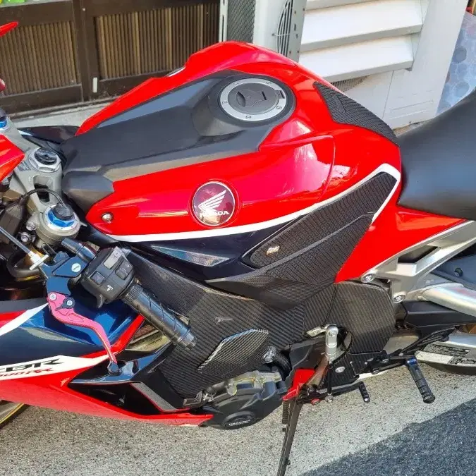 긴급!!cbr1000rr sp 2018 45000km