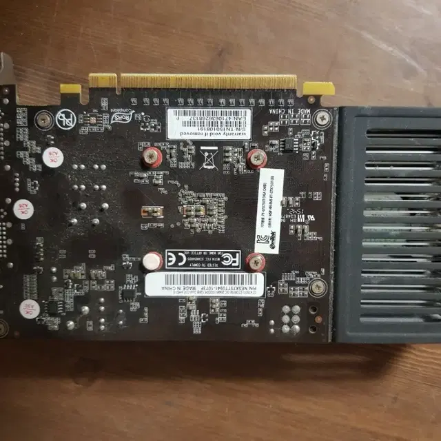 그래픽카드 gtx 750 ti 재고 3개 보조핀 필요없음