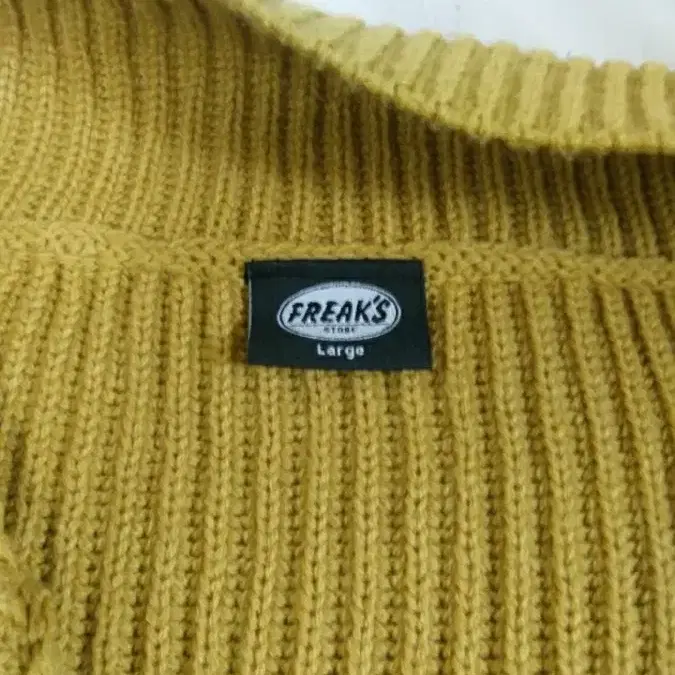 freaks store 프릭스스토어 반집업 니트(L)