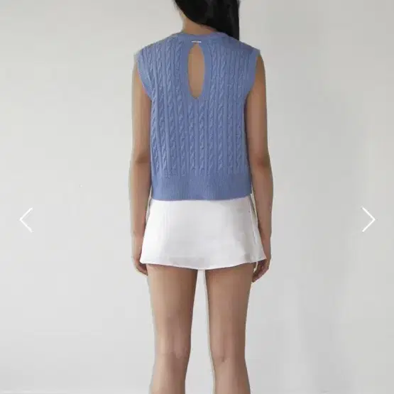 시눈 Fisher Slit Cable Knit Vest (Sky Blue