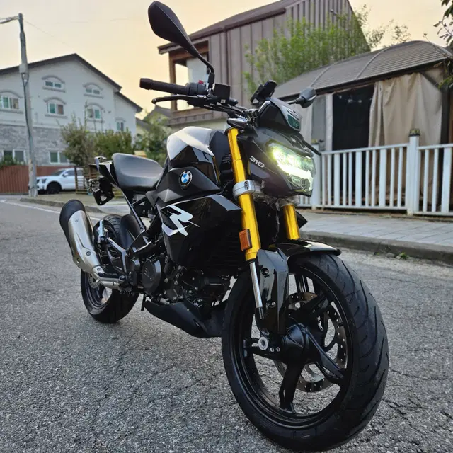 BMW g310r 24년식  800km짧은키로수신차급 차량 판매합니다.