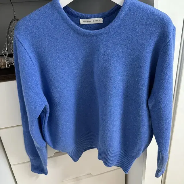 문달 Basic Round Knit in Blue M