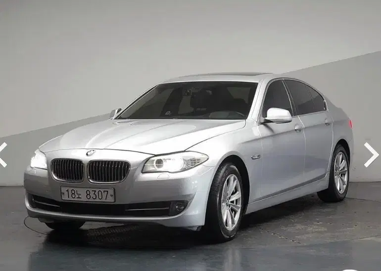 BMW 520D 입니다 .