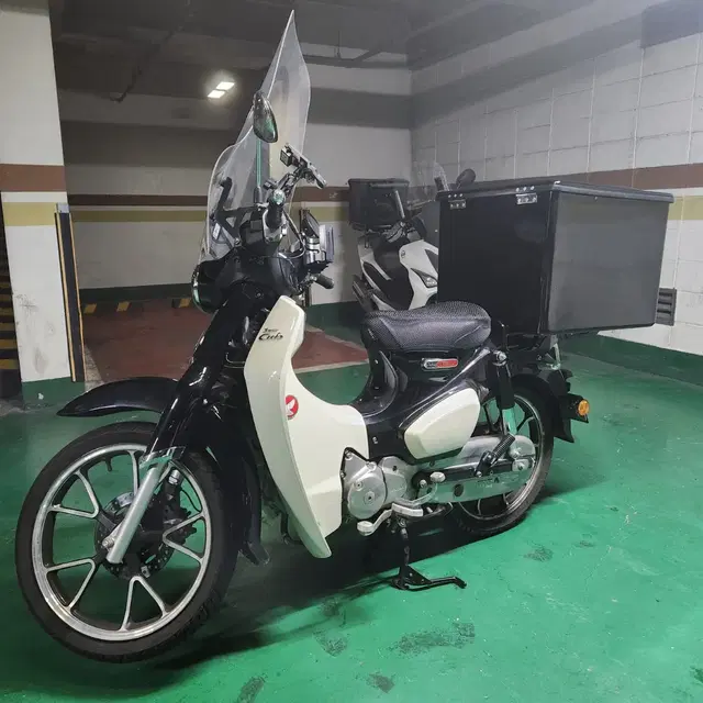 혼다 슈퍼커브 c125 ABS 블랙 19,8xxkm