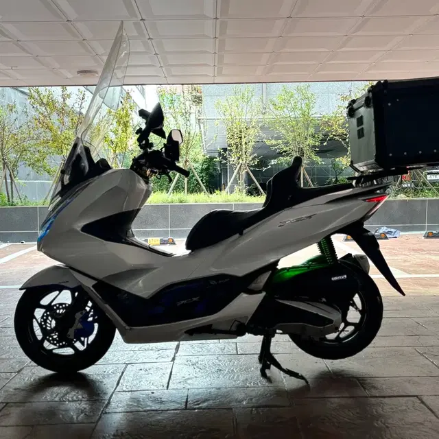 PCX125CC 21년식 튜닝잘된차량 저렴하게 판매합니다.