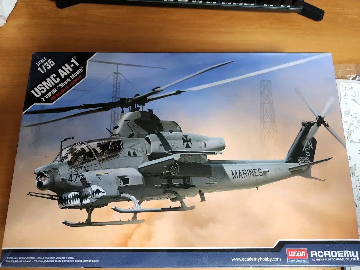 Combat Helicopter Plastic Models Academy Figures