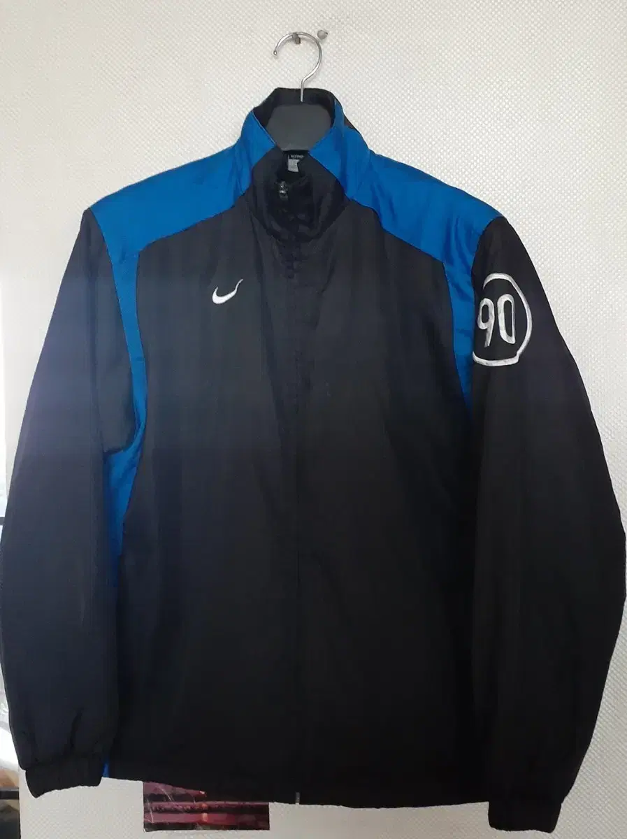 Nike Total90 Sports Windbreaker Lightweight Padded Jacket Gumpa M 95