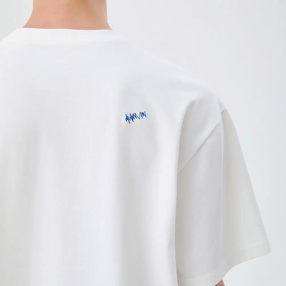 아더에러 Ladium t-shirt 반팔티