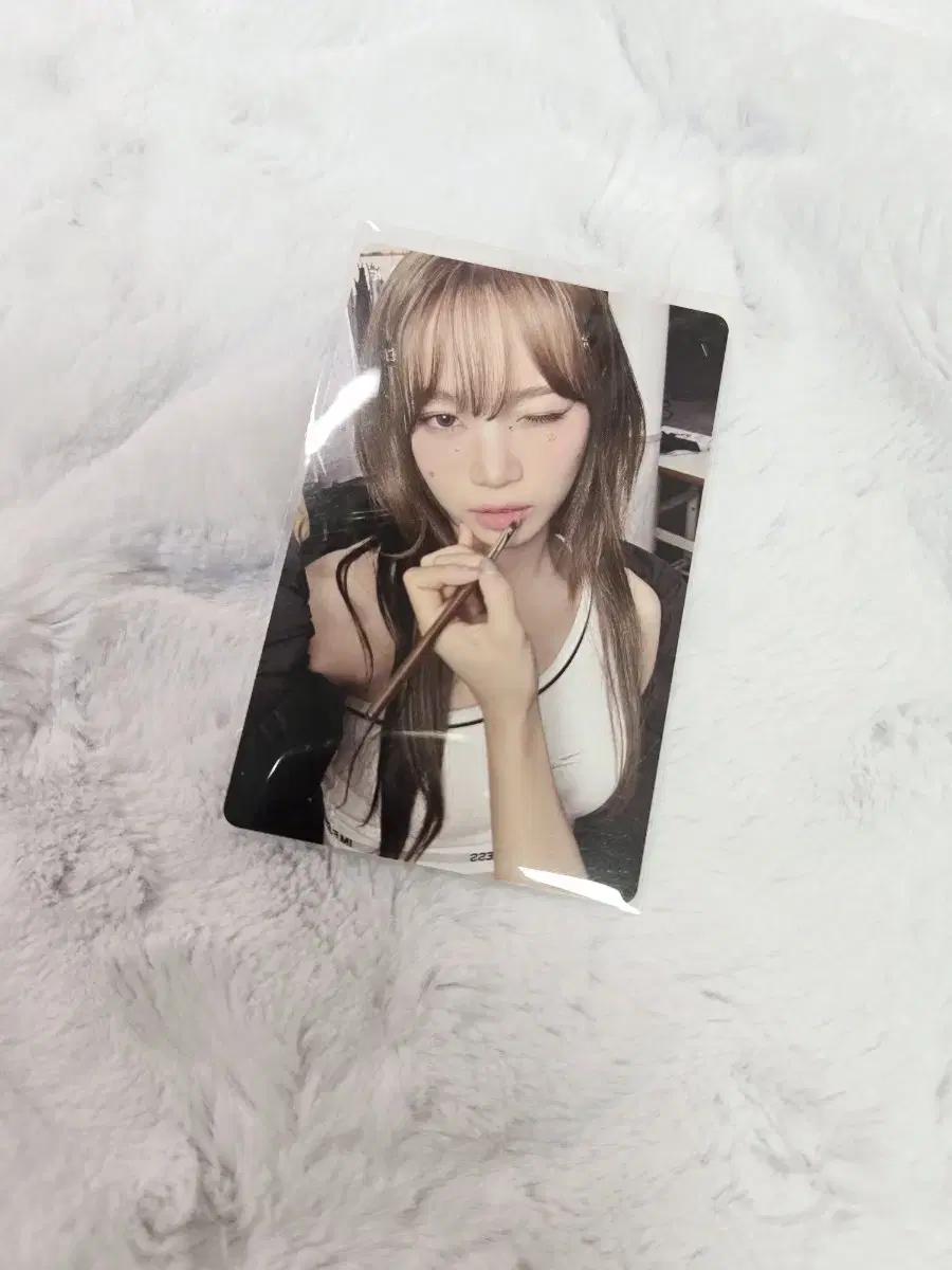 Le sserafim chaewon e.ji photocard wts!