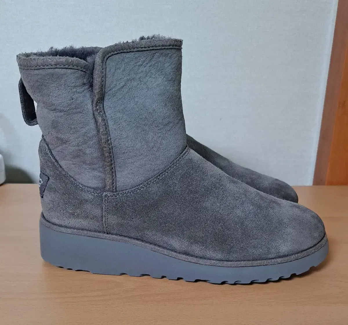 UGG 어그부츠 230 챠콜