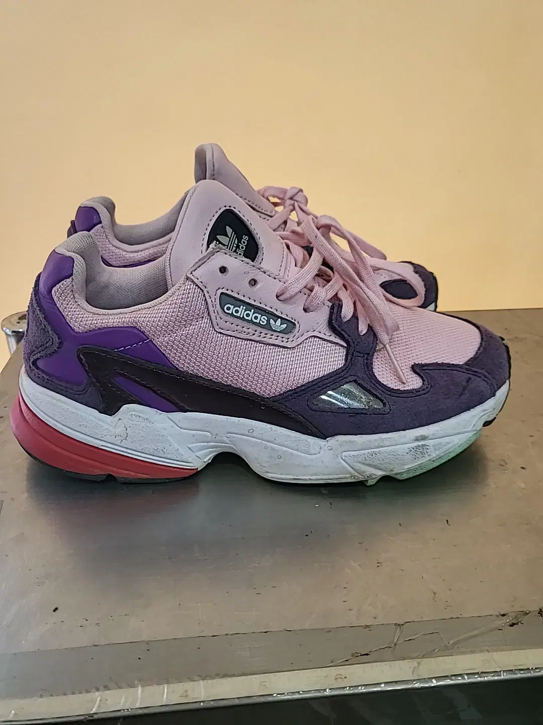 Adidas Falcon Low-Top Sneakers Size 235