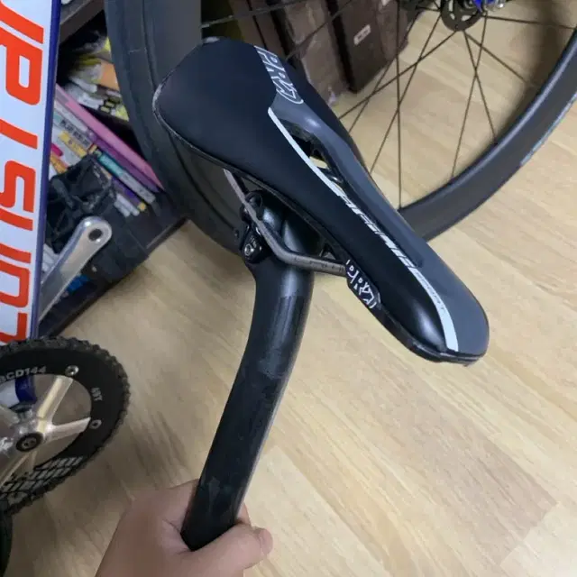 픽시 로드 mtb 안장셋 시마노프로 스텔스 엔비 셋백판매 교신