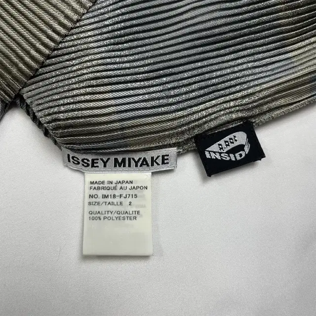 [ISSEY MIYAKE] 이세이미야케 그라데이션 플리츠 블라우스