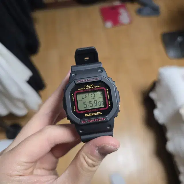 지샥 Gshock DW 5600 이니에스타 한정판