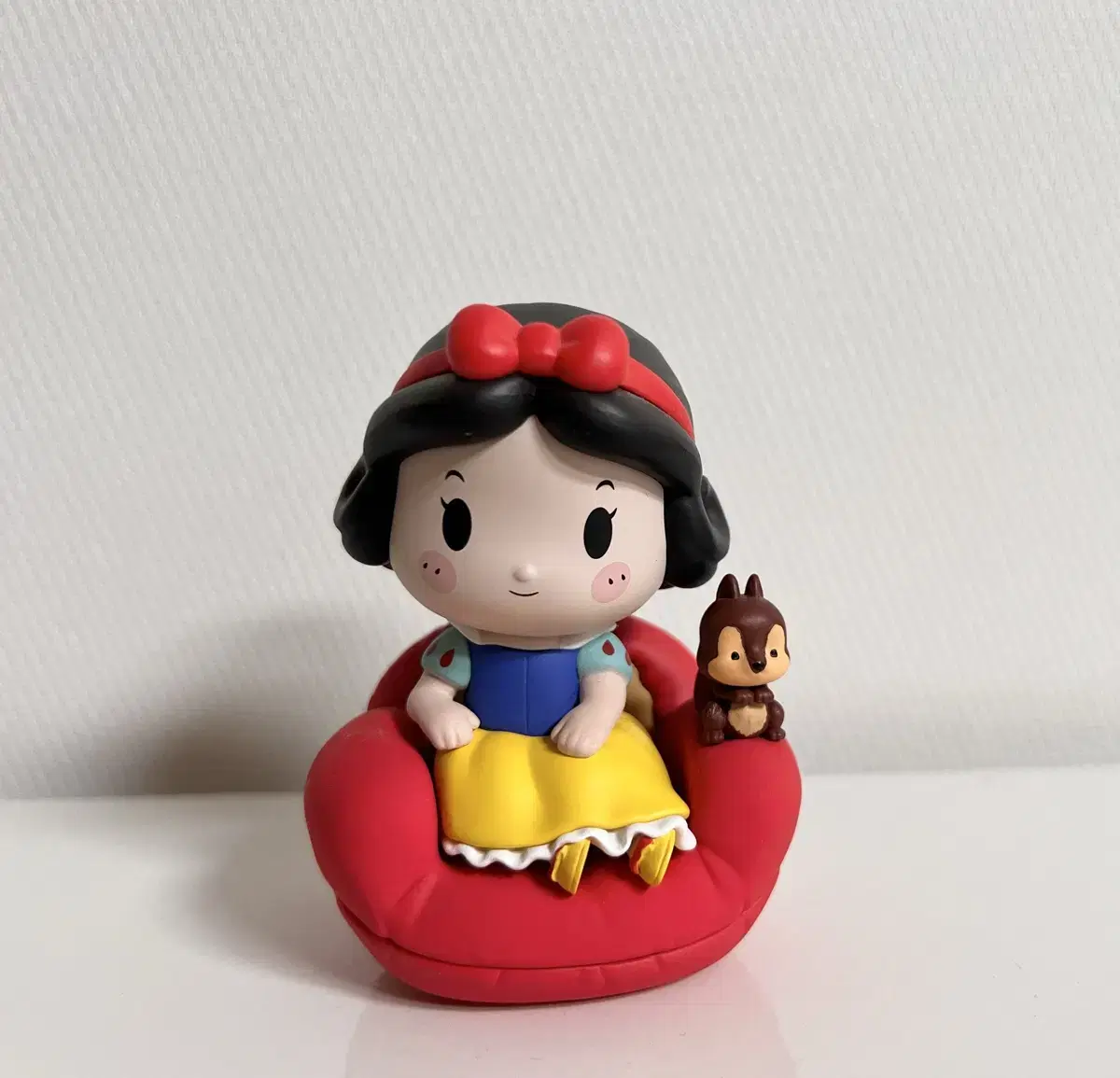 Pop Mart Snow White