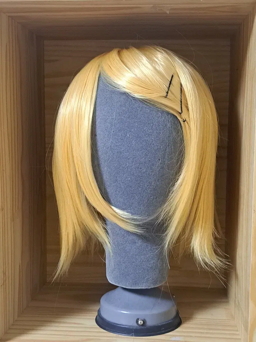 Quick sale) Rin Kagamine wig (cosplay blonde wig)