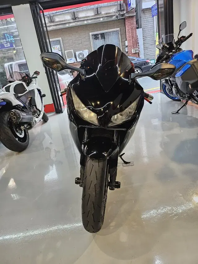 혼다 CBR1000RR 12년식 중고차량판매합니다