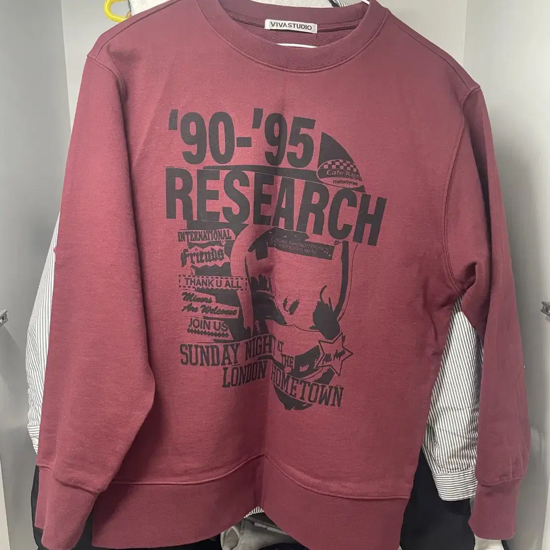 비바스튜디오 RESEARCH CREWNECK 맨투맨