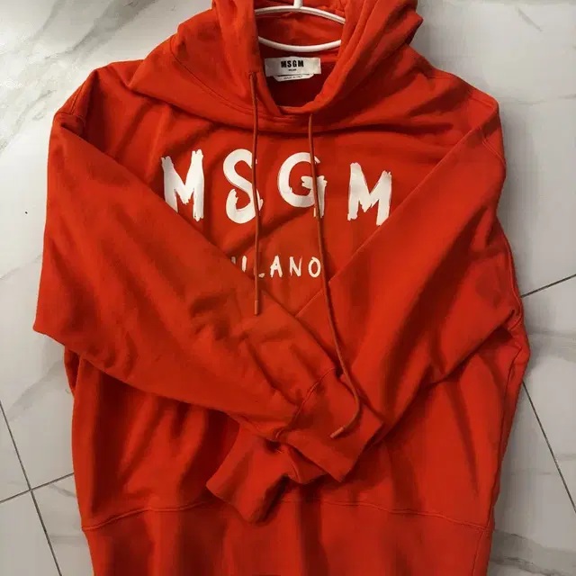 msgm 브러쉬드 로고 후드 라지 오렌지 최상급