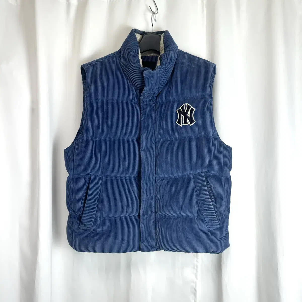 MLB New York Yankees Corduroy Base Duck Down Padded Vest Vest Cityboy