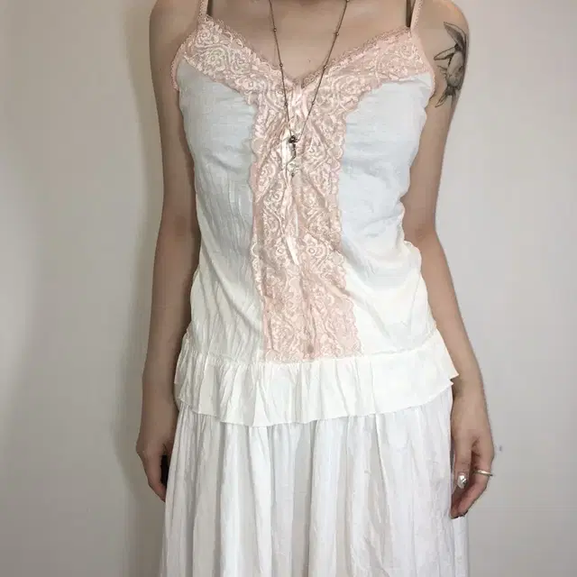 vintage lace frill sleeveless