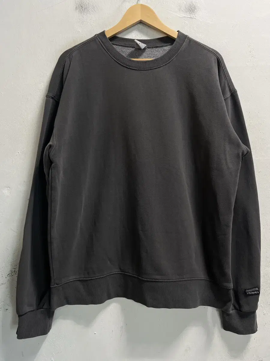 100-105 TRAVEL Pigment Washed Loose Fit Sweatshirt Genuine