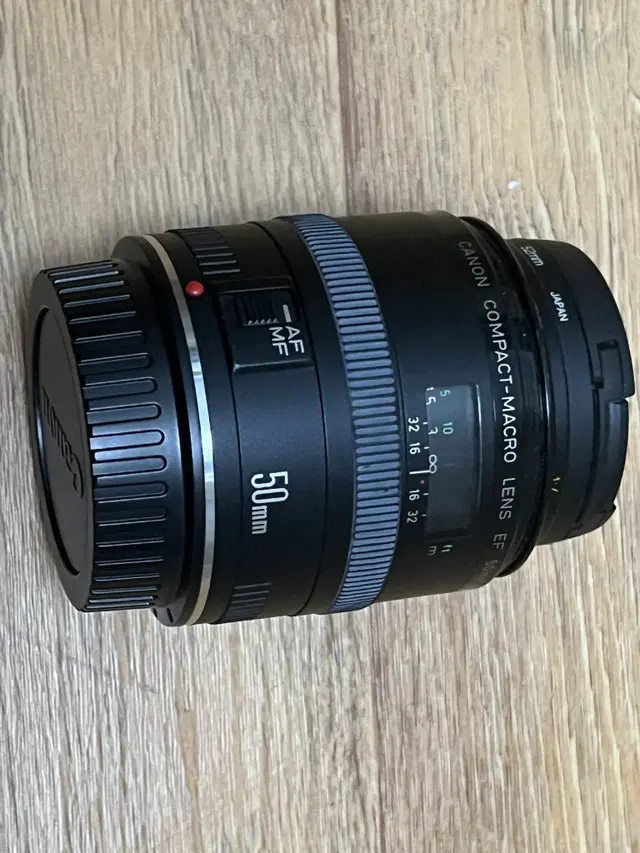 CANON EF 50mm F2.5 compact Macro