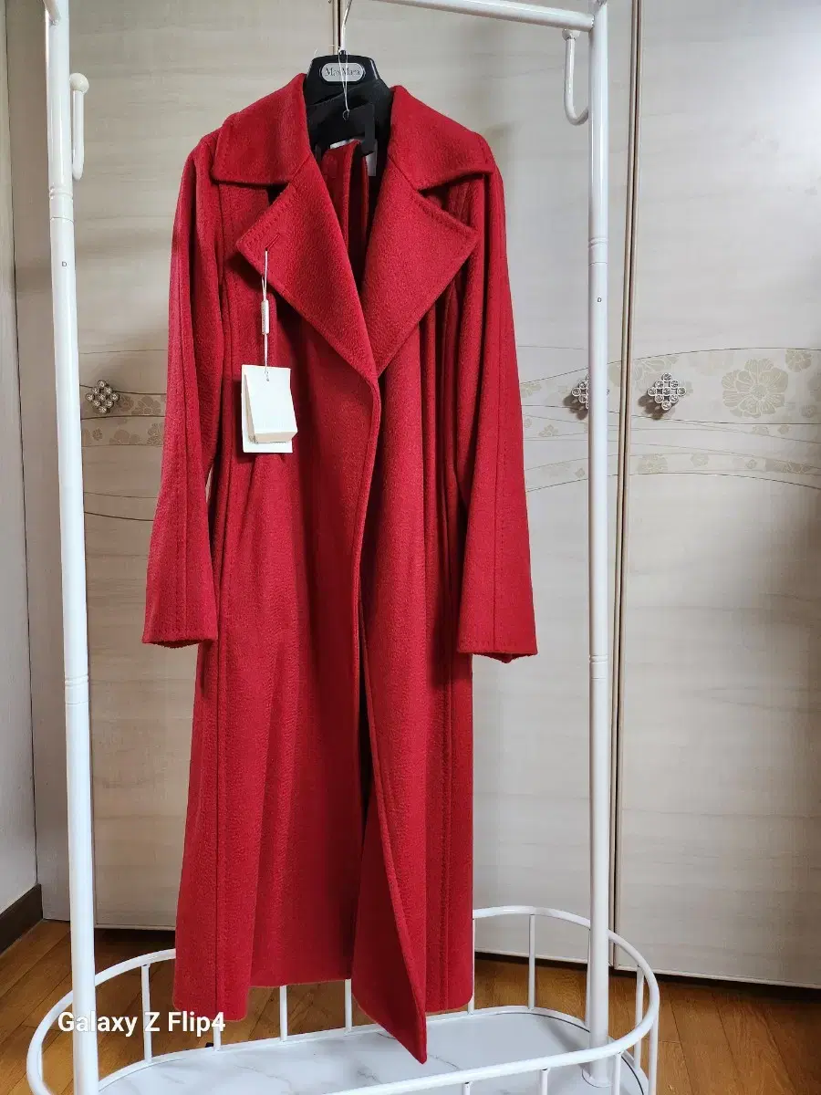 Max Mara Manuela Manuela Red ikon camel hair belted wrap coat