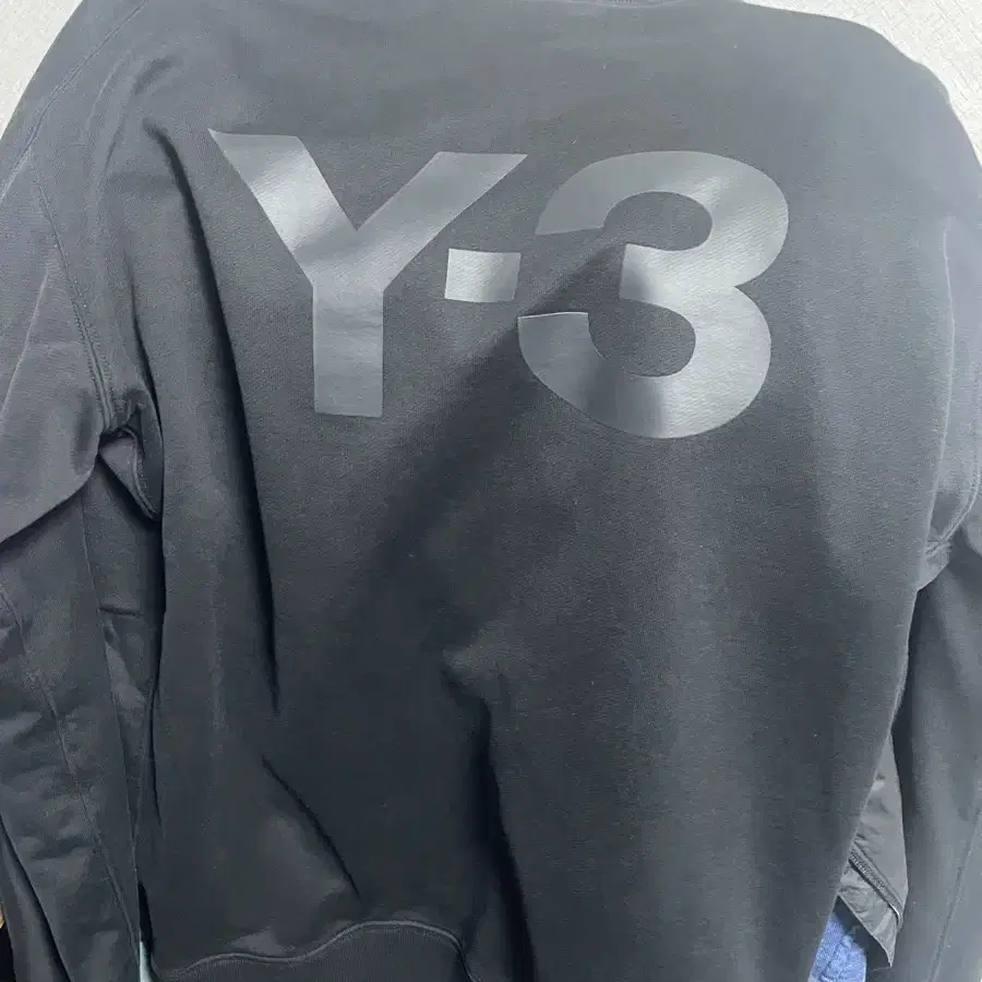 Y-3 맨투맨