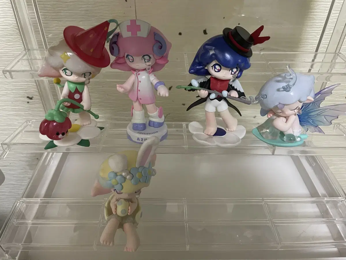 AzuraAZURA Figures sells