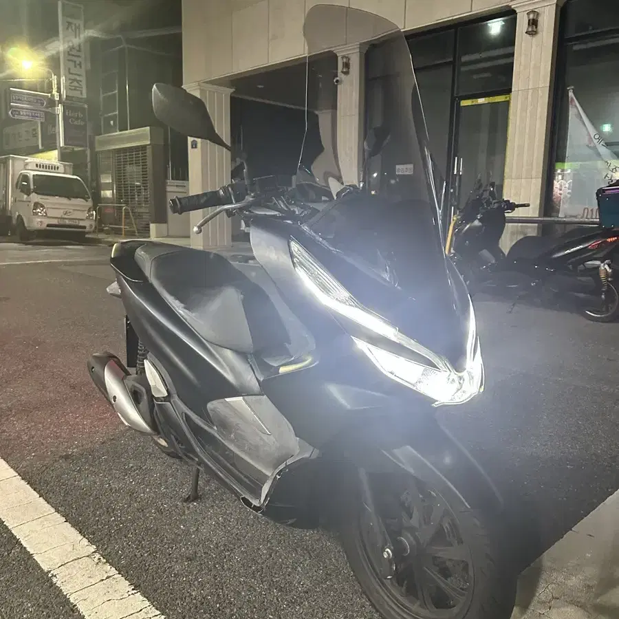 혼다 Pcx 125cc 19년식 저렴하게 판매합니다