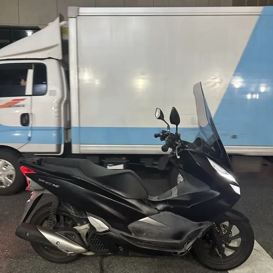 혼다 Pcx 125cc 19년식 저렴하게 판매합니다