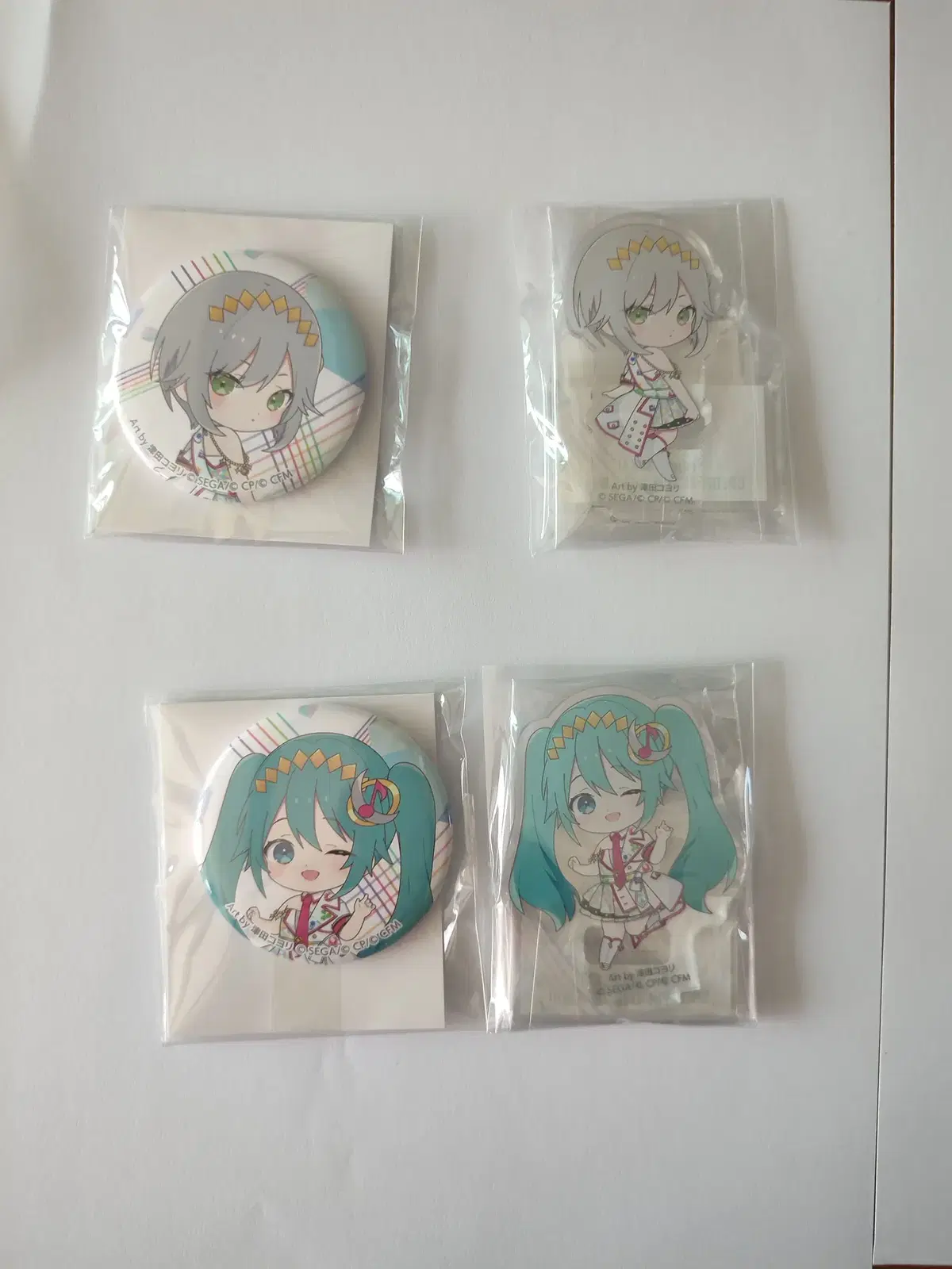 Prosecco 2nd Colorful Live acrylic stand, full set of badges for sale!