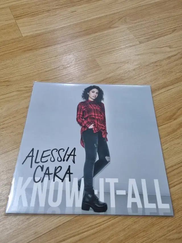 택포)Alessia Cara - Know It All LP 핑크 개봉반