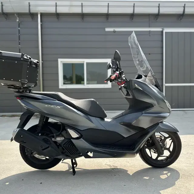 21년식 PCX125 ABS모델 3만Km 출퇴근 셋팅 차량 판매합니다.