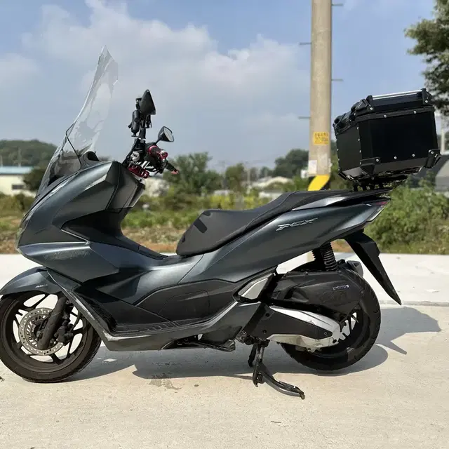 21년식 PCX125 ABS모델 3만Km 출퇴근 셋팅 차량 판매합니다.