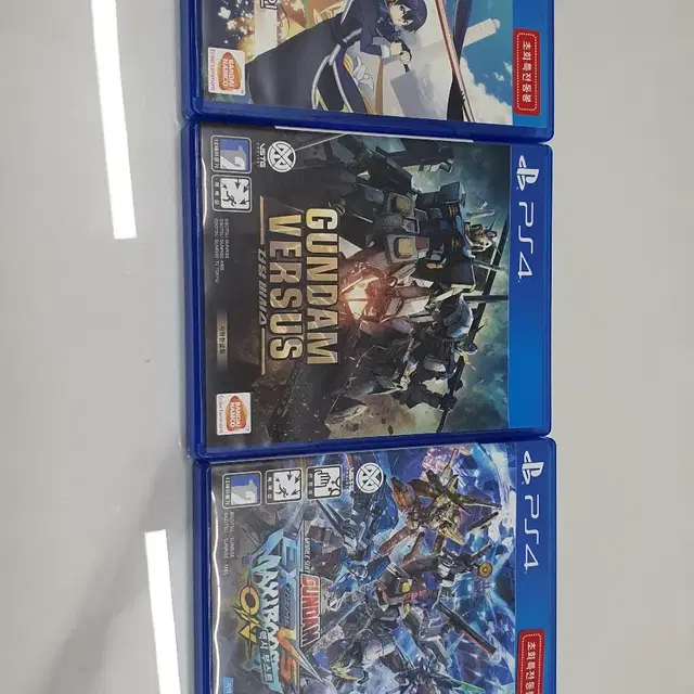 PS4 슬림 본체 세트 & 조이스틱 충전기 & 게임3종 일괄로 팝니다